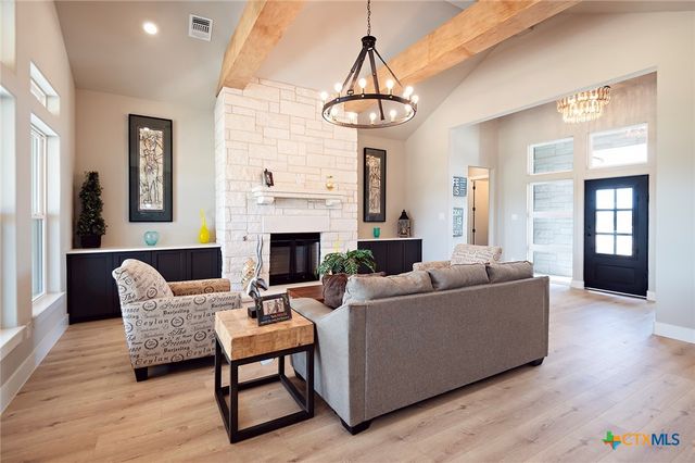 212 Saddle Springs Drive, Georgetown, TX 78633