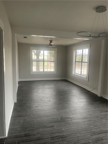 916 S Reynolds St, Alice, TX 78332