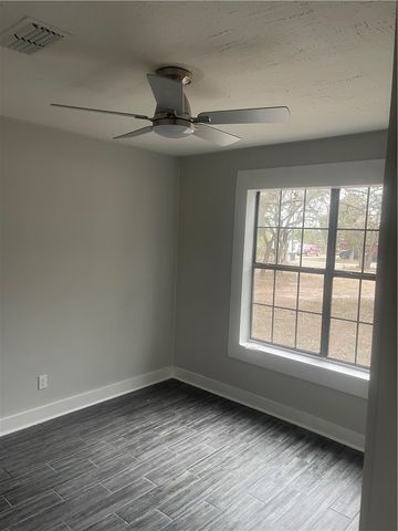 916 S Reynolds St, Alice, TX 78332