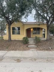 916 S Reynolds St, Alice, TX 78332
