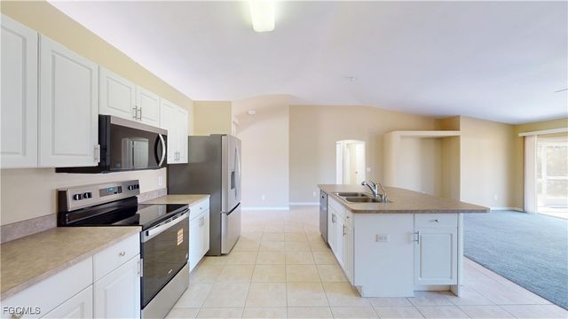 1924 NW 16th PL, Cape Coral, FL 33993