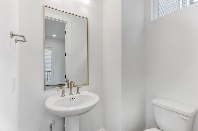 806 Fisher Street A, Houston, TX 77018