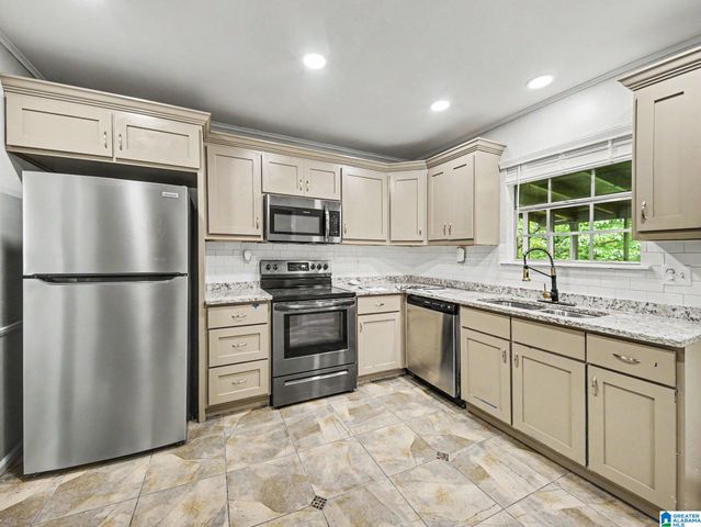 1209 WESTRIDGE LANE, Birmingham, AL 35235
