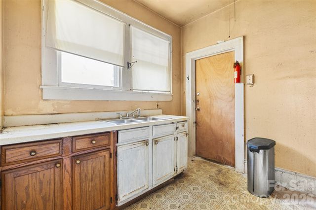 408 W Kingston Avenue, Charlotte, NC 28203