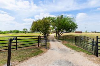 1001 Gravel Pit RD, Taylor, TX 76574