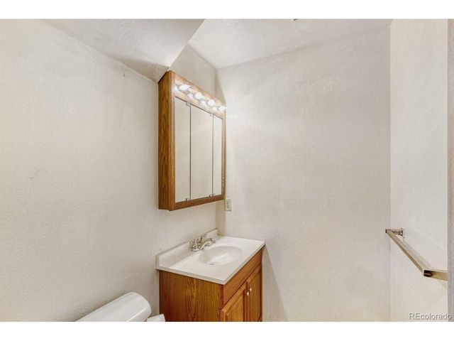 19335 E Batavia Pl E, Aurora, CO 80011