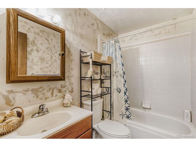 19335 E Batavia Pl E, Aurora, CO 80011