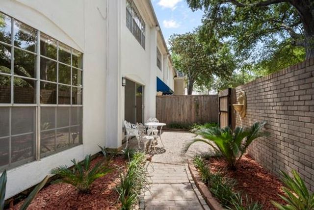 2701 Bellefontaine Street, Houston, TX 77025