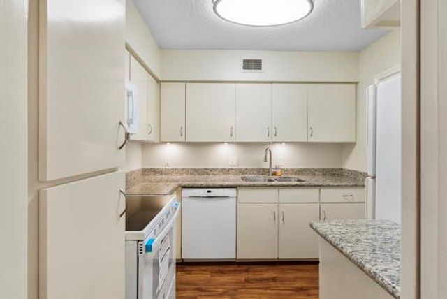 2701 Bellefontaine Street, Houston, TX 77025