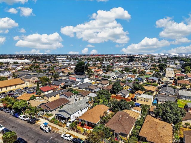 1323 E Robidoux, Wilmington, CA 90744