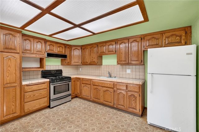 1323 E Robidoux, Wilmington, CA 90744
