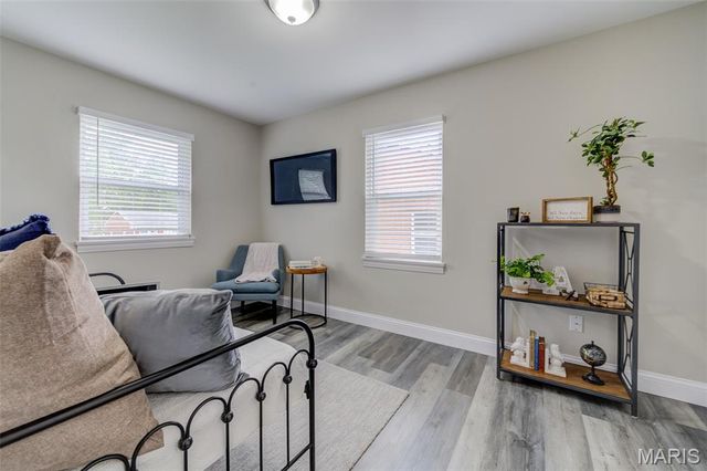 1013 Pine Street, St Charles, MO 63301