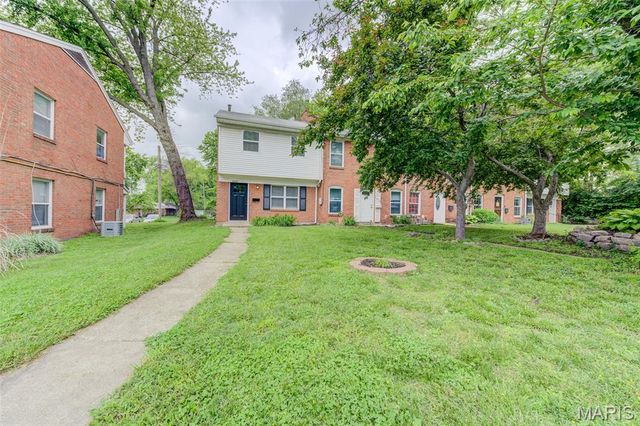 1013 Pine Street, St Charles, MO 63301