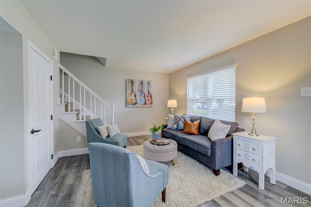 1013 Pine Street, St Charles, MO 63301