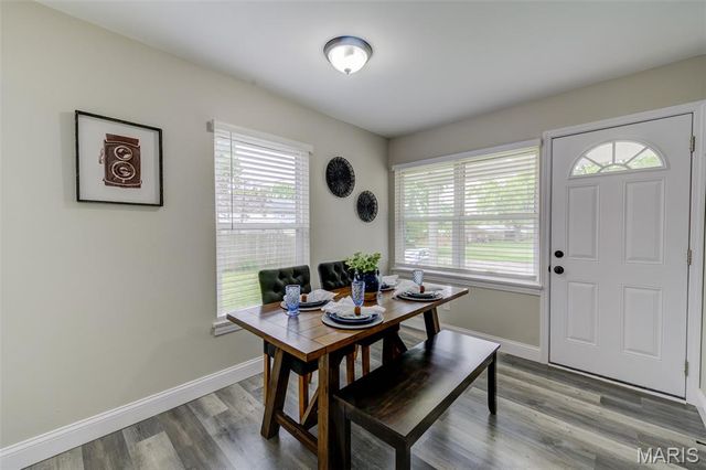 1013 Pine Street, St Charles, MO 63301