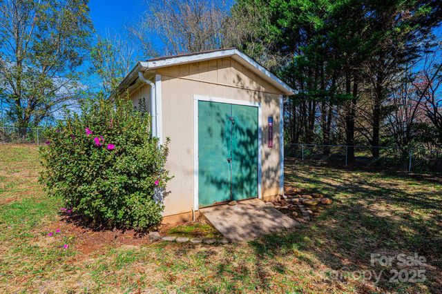 3567 Smithfield Drive NW, Conover, NC 28613