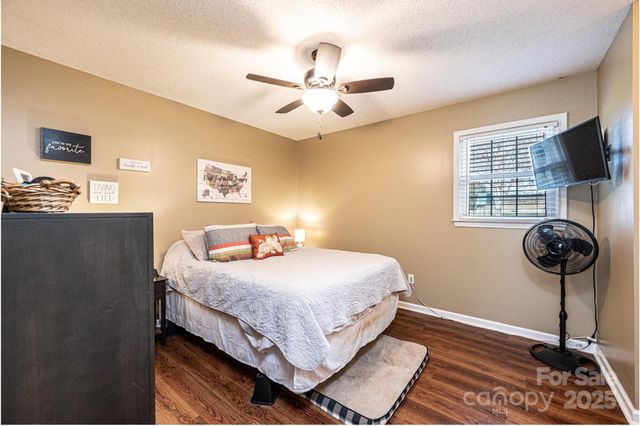 3567 Smithfield Drive NW, Conover, NC 28613