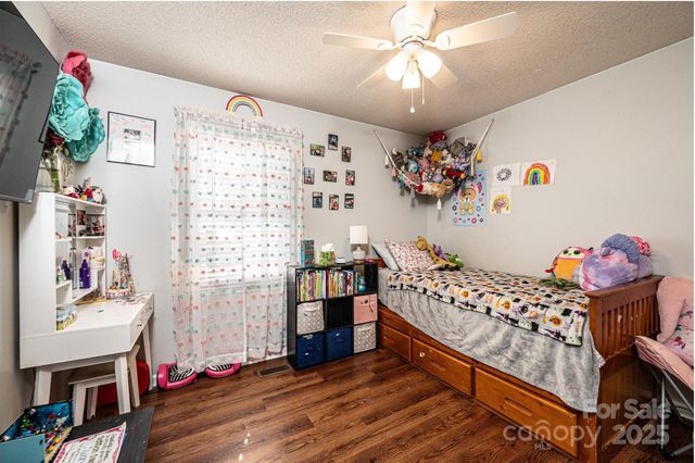 3567 Smithfield Drive NW, Conover, NC 28613