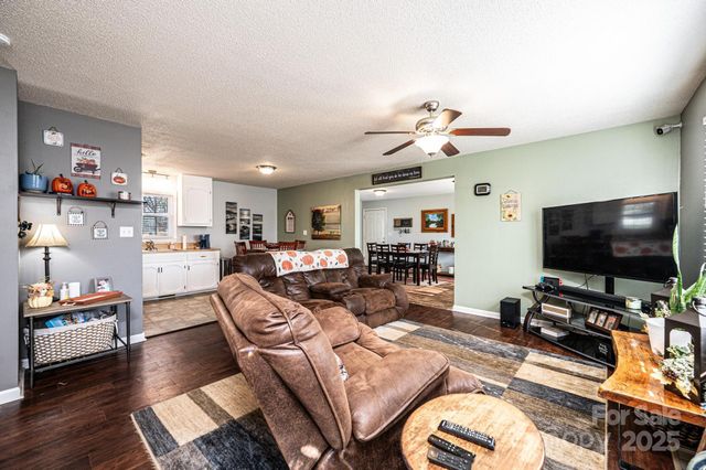 3567 Smithfield Drive NW, Conover, NC 28613