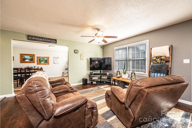 3567 Smithfield Drive NW, Conover, NC 28613