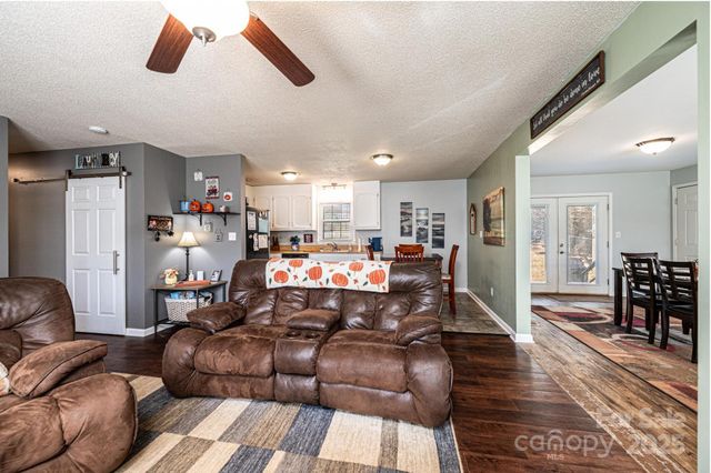 3567 Smithfield Drive NW, Conover, NC 28613