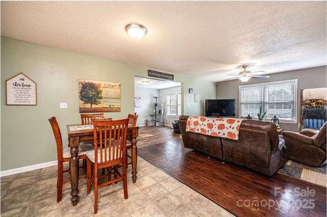 3567 Smithfield Drive NW, Conover, NC 28613