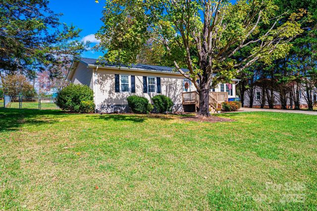 3567 Smithfield Drive NW, Conover, NC 28613