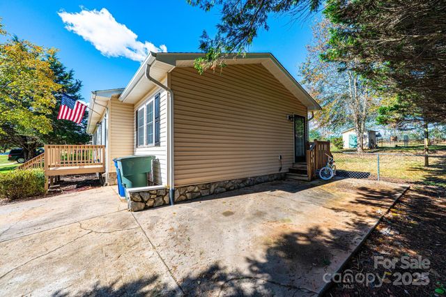 3567 Smithfield Drive NW, Conover, NC 28613