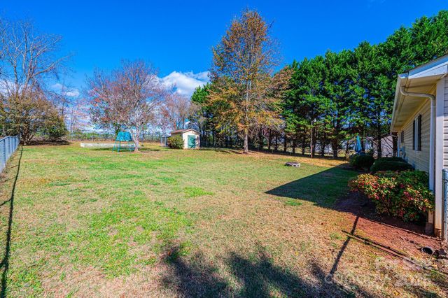 3567 Smithfield Drive NW, Conover, NC 28613