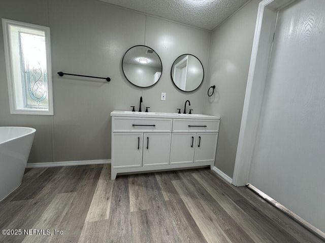 528 WILSON Drive, Interlachen, FL 32148