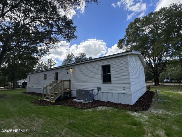 528 WILSON Drive, Interlachen, FL 32148