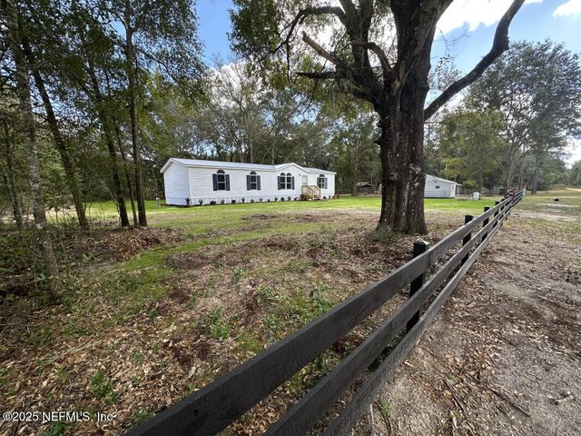 528 WILSON Drive, Interlachen, FL 32148