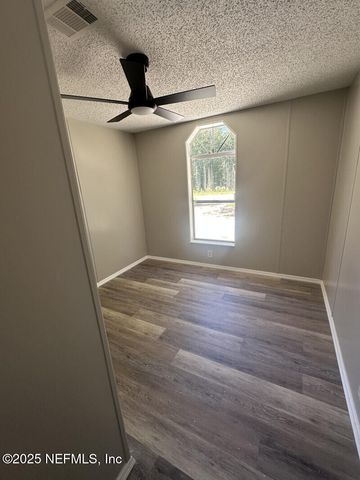 528 WILSON Drive, Interlachen, FL 32148