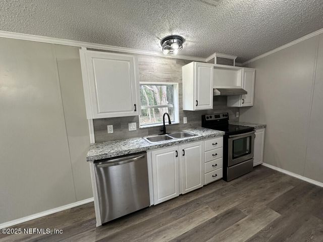 528 WILSON Drive, Interlachen, FL 32148