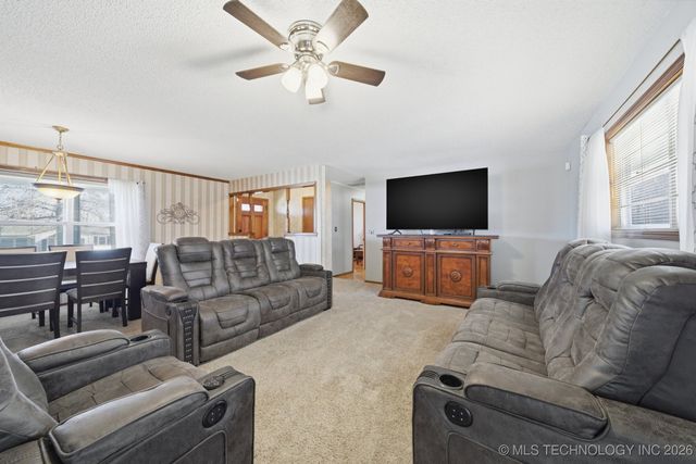 528 S 20th Street, Collinsville, OK 74021