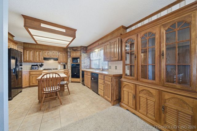 528 S 20th Street, Collinsville, OK 74021