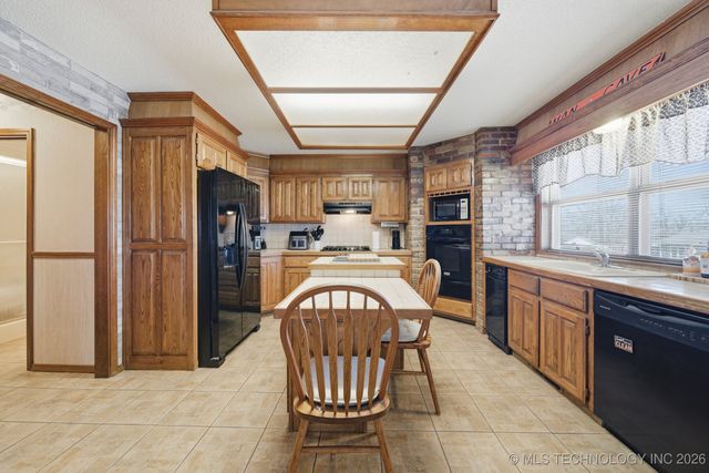 528 S 20th Street, Collinsville, OK 74021