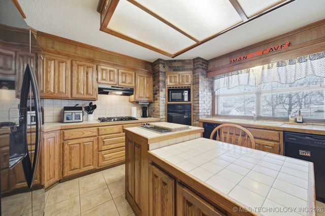 528 S 20th Street, Collinsville, OK 74021