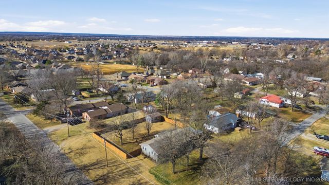 528 S 20th Street, Collinsville, OK 74021