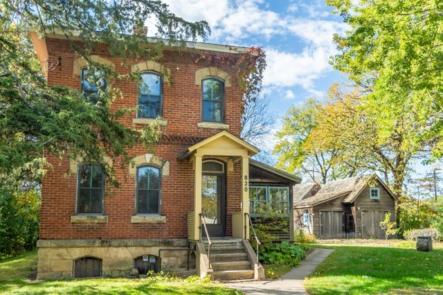 820 Owens Street N, Stillwater, MN 55082