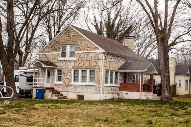 202 N Hemphill Street, Crane, MO 65633