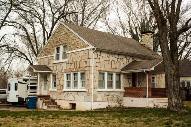 202 N Hemphill Street, Crane, MO 65633