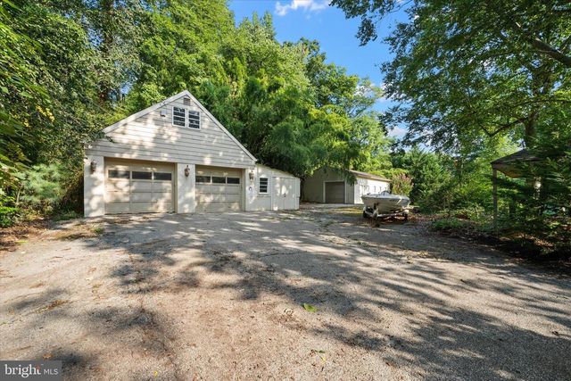 2302 MARSH RD, Wilmington, DE 19810