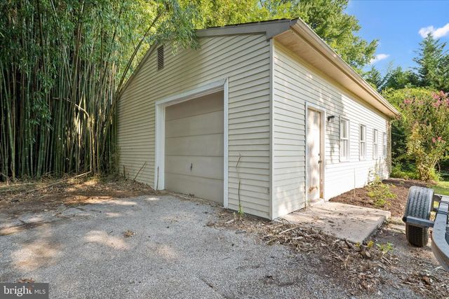 2302 MARSH RD, Wilmington, DE 19810