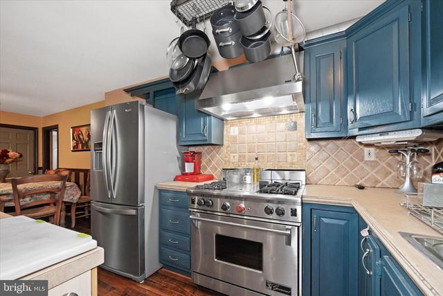 2302 MARSH RD, Wilmington, DE 19810