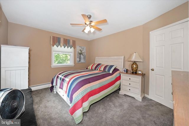 2302 MARSH RD, Wilmington, DE 19810