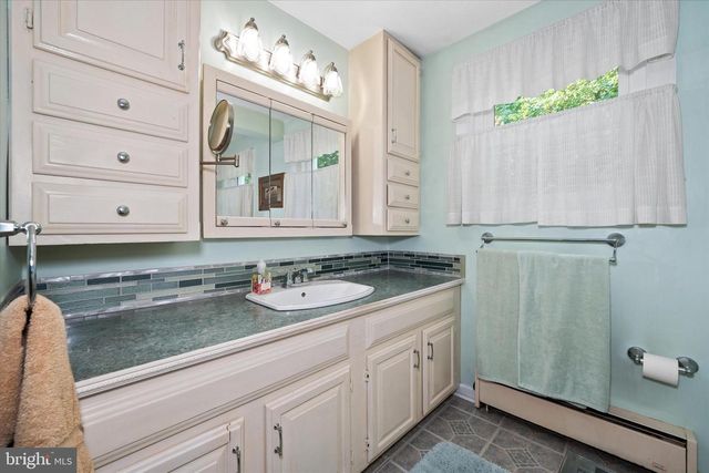 2302 MARSH RD, Wilmington, DE 19810
