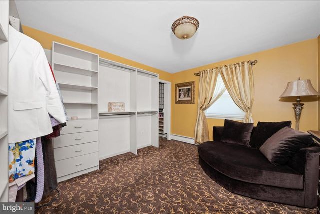 2302 MARSH RD, Wilmington, DE 19810
