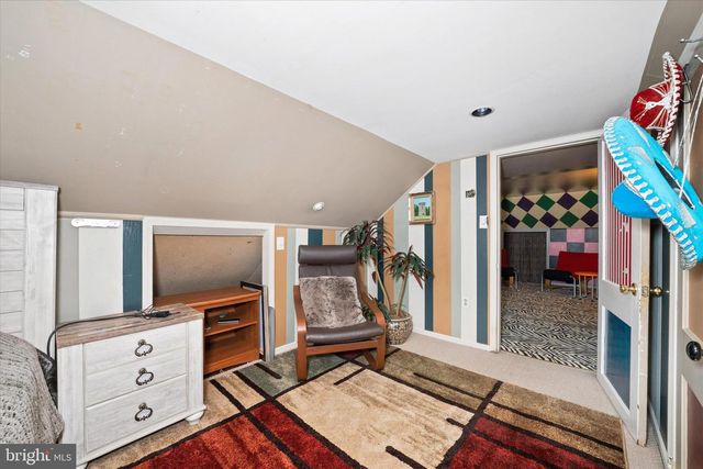 2302 MARSH RD, Wilmington, DE 19810