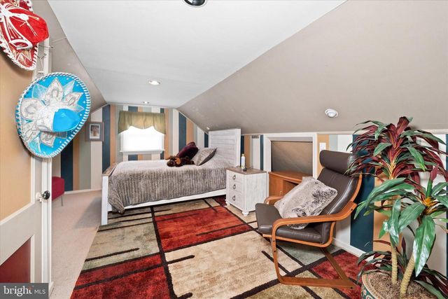 2302 MARSH RD, Wilmington, DE 19810